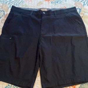 Men’s shorts bundle. (2Pair)size 40.Black pair & Beige pair.